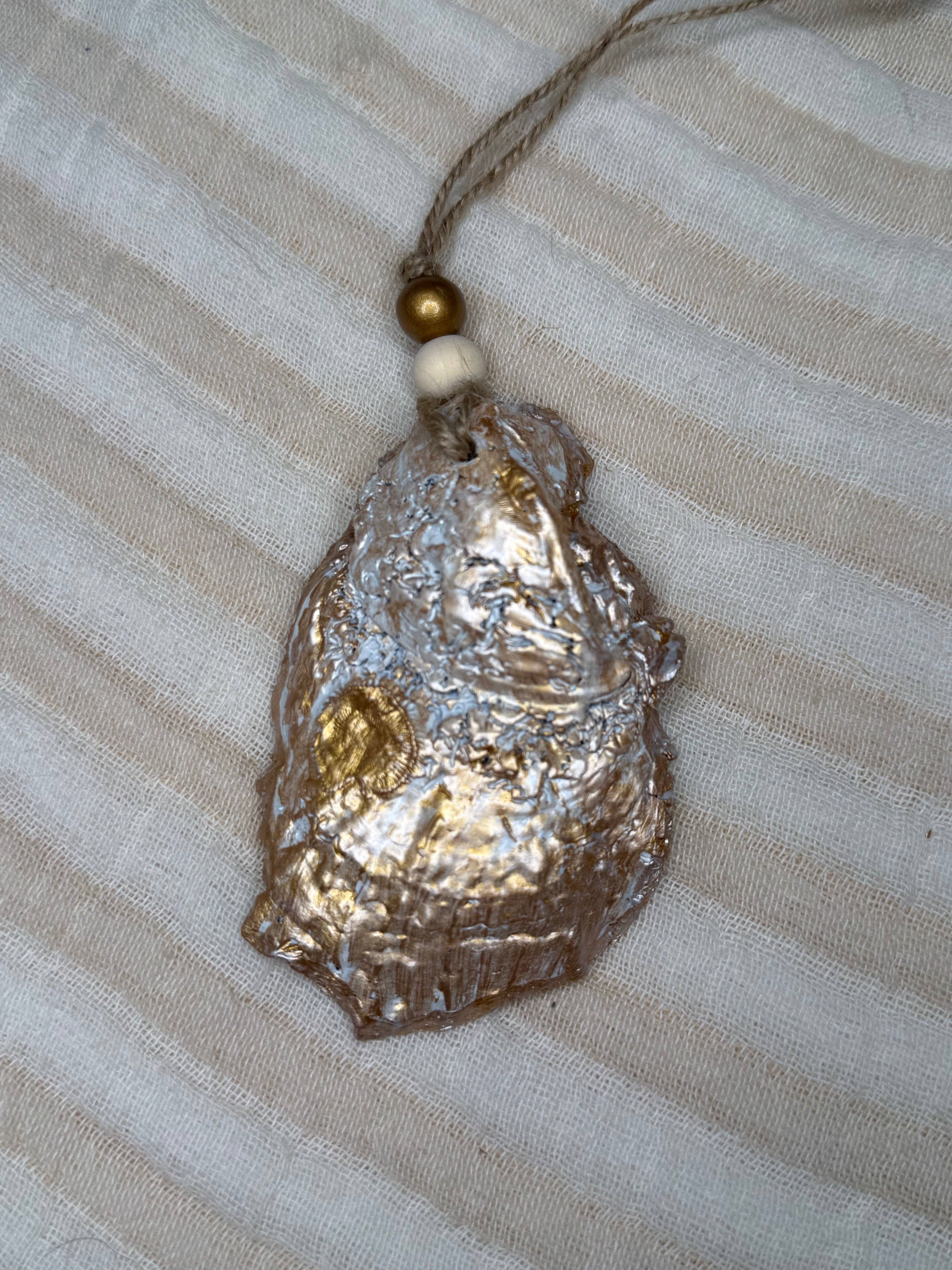 Small (4"<) Oyster Shell Ornament (Gold Cardinal Gold Back)