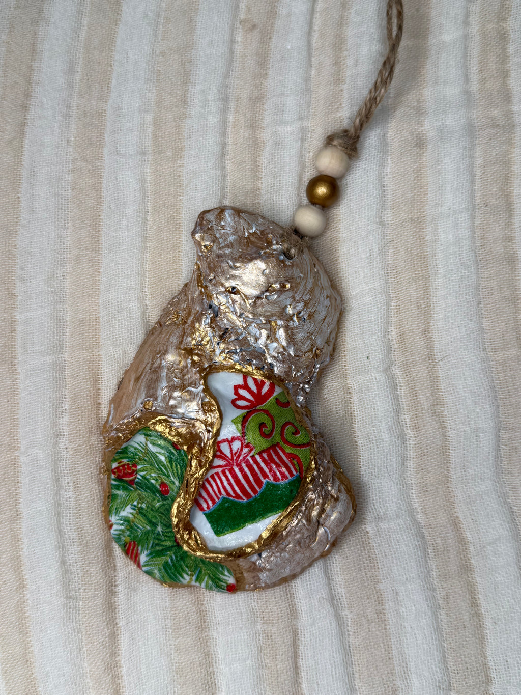 Large (4"+) Oyster Shell Ornament (Flamingo Ornament Gold)