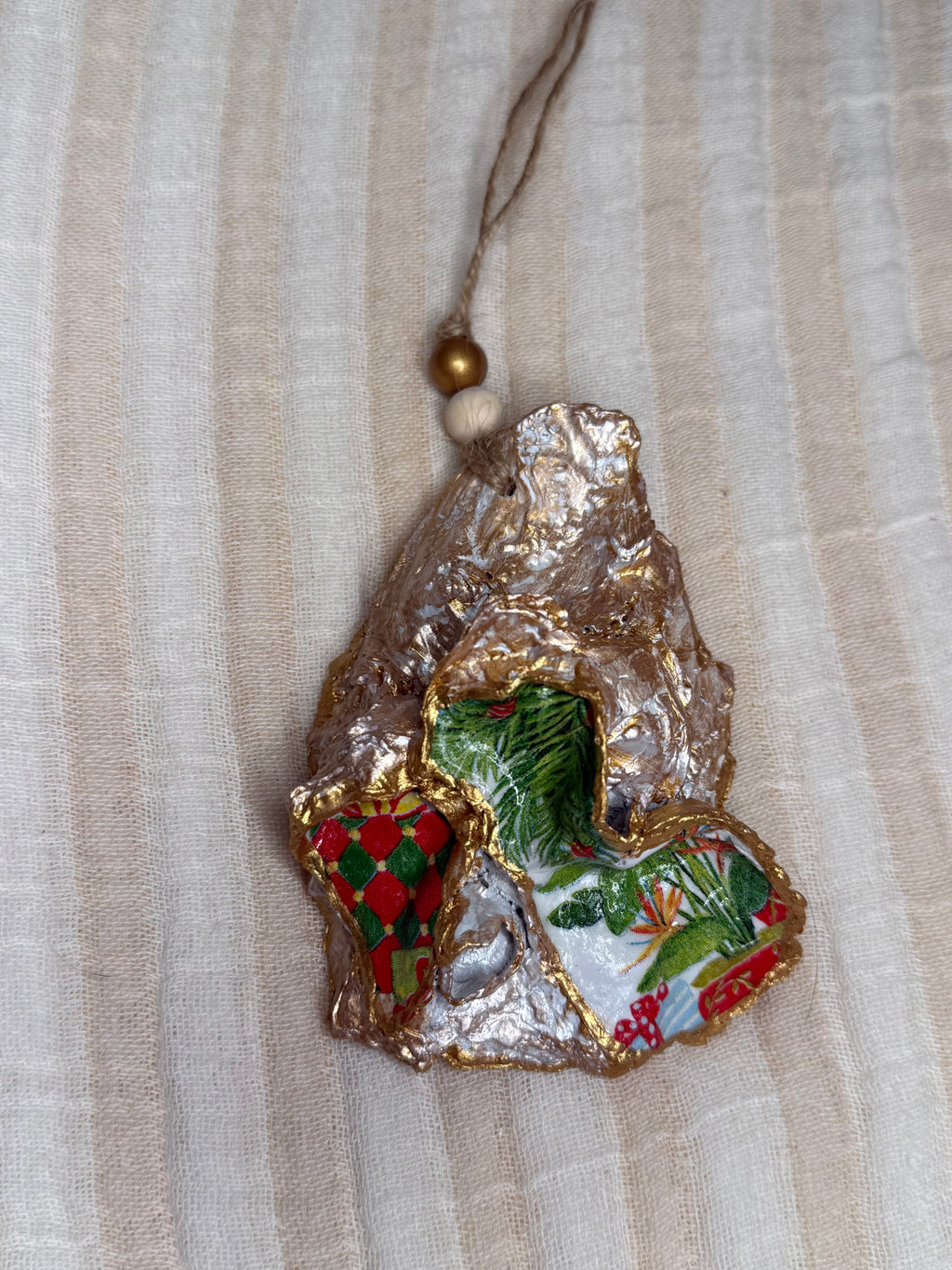 Large (4"+) Oyster Shell Ornament (Flamingo Present)